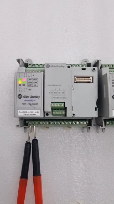 LOT OF 2PCS ALLEN BRADLEY 2080-LC20-20QBB Micro820 With 2080-SERIALISOL MODULE